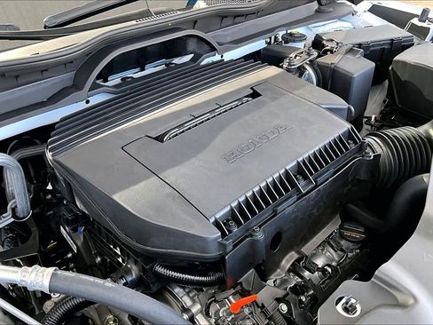 New 2026 Honda Pilot Touring image 17