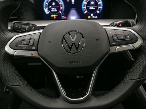 New 2025 Volkswagen Tiguan SE R-Line image 24