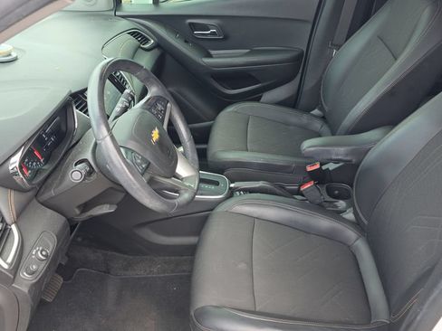 Used 2022 Chevrolet Trax LT w/ Driver Confidence Package AWD/4WD image 15