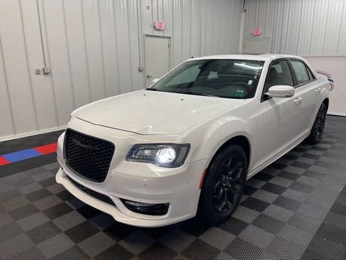 Used 2023 Chrysler 300 Touring L w/ Popular Equipment Group image 6
