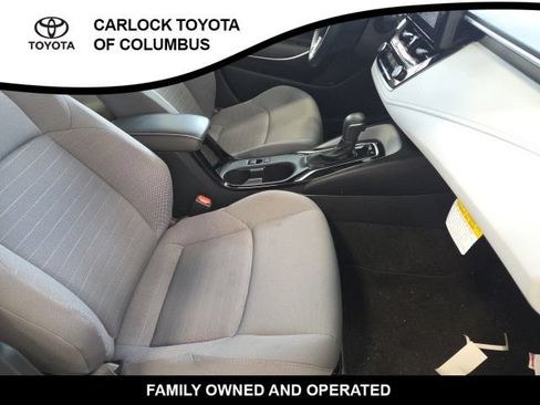 Used 2025 Toyota Corolla SE w/ Convenience Package FWD image 21