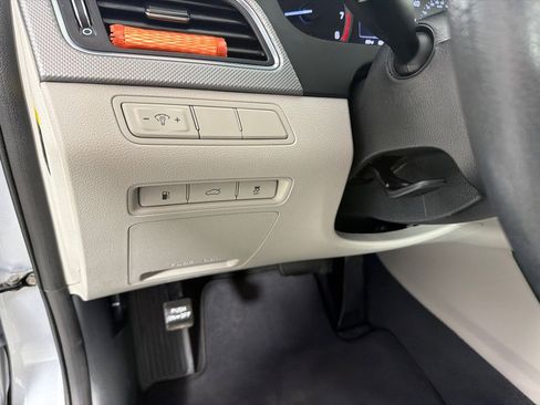 Used 2015 Hyundai Sonata SE FWD image 14