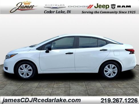 Used 2025 Nissan Versa S image 2