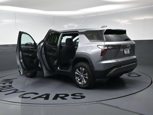 Used 2026 Chevrolet Equinox LT FWD image 28