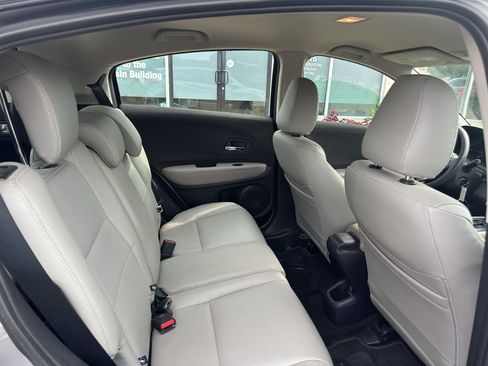 Used 2019 Honda HR-V LX image 14