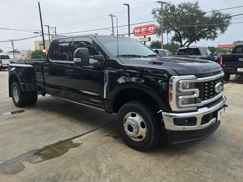 Used 2023 Ford F350 Lariat w/ Lariat Ultimate Package AWD/4WD image 4