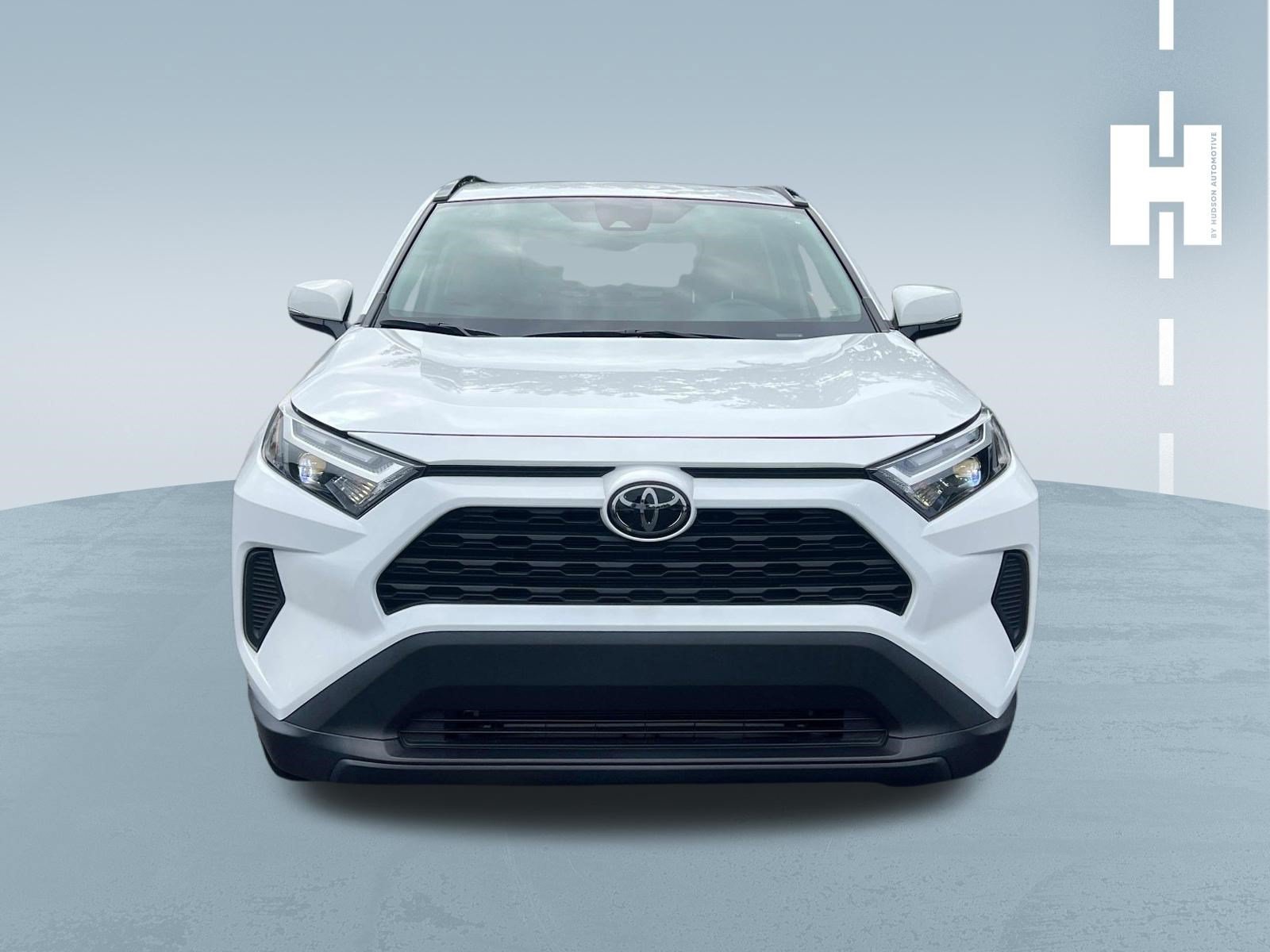 Used 2024 Toyota RAV4 XLE w/ Convenience Package FWD image 2