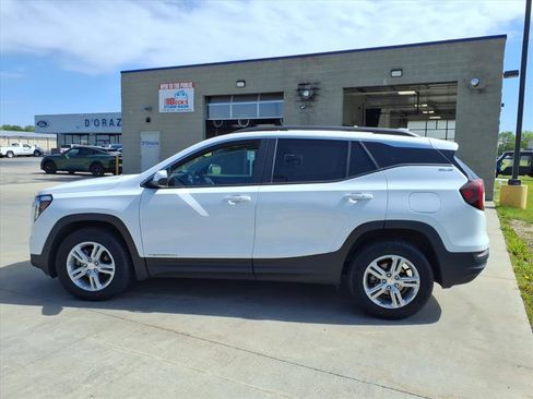 Used 2024 GMC Terrain SLE w/ Driver Convenience Package AWD/4WD image 6