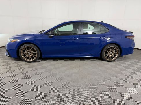 Used 2024 Toyota Camry SE FWD image 2