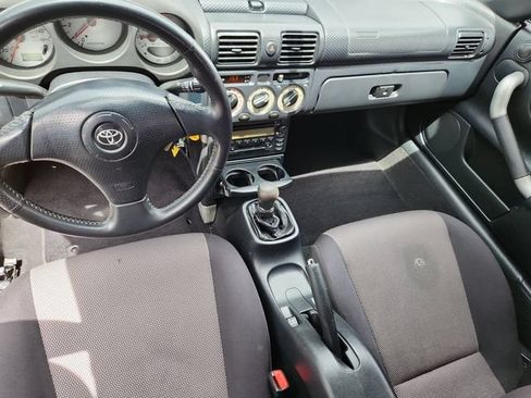 Used 2000 Toyota MR2 RWD image 20