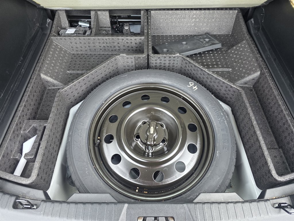 Used 2022 Ford Edge Titanium AWD/4WD image 7