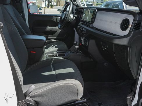 Used 2024 Jeep Gladiator Sport AWD/4WD image 13
