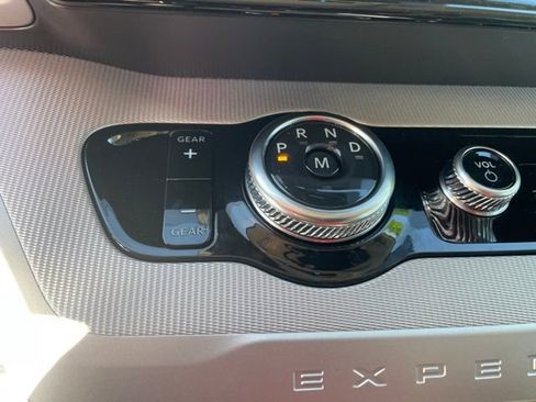 New 2025 Ford Expedition Active image 13