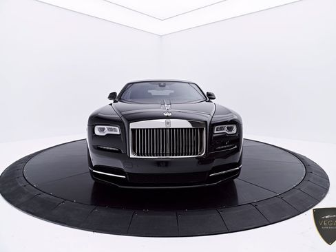 Used 2019 Rolls-Royce Dawn RWD image 19