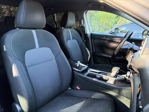 Used 2022 Nissan Sentra SV FWD image 21