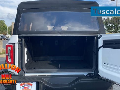 Used 2023 Ford Bronco Badlands image 11