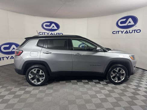 Used 2019 Jeep Compass Limited w/ Safety & Security Group AWD/4WD image 2