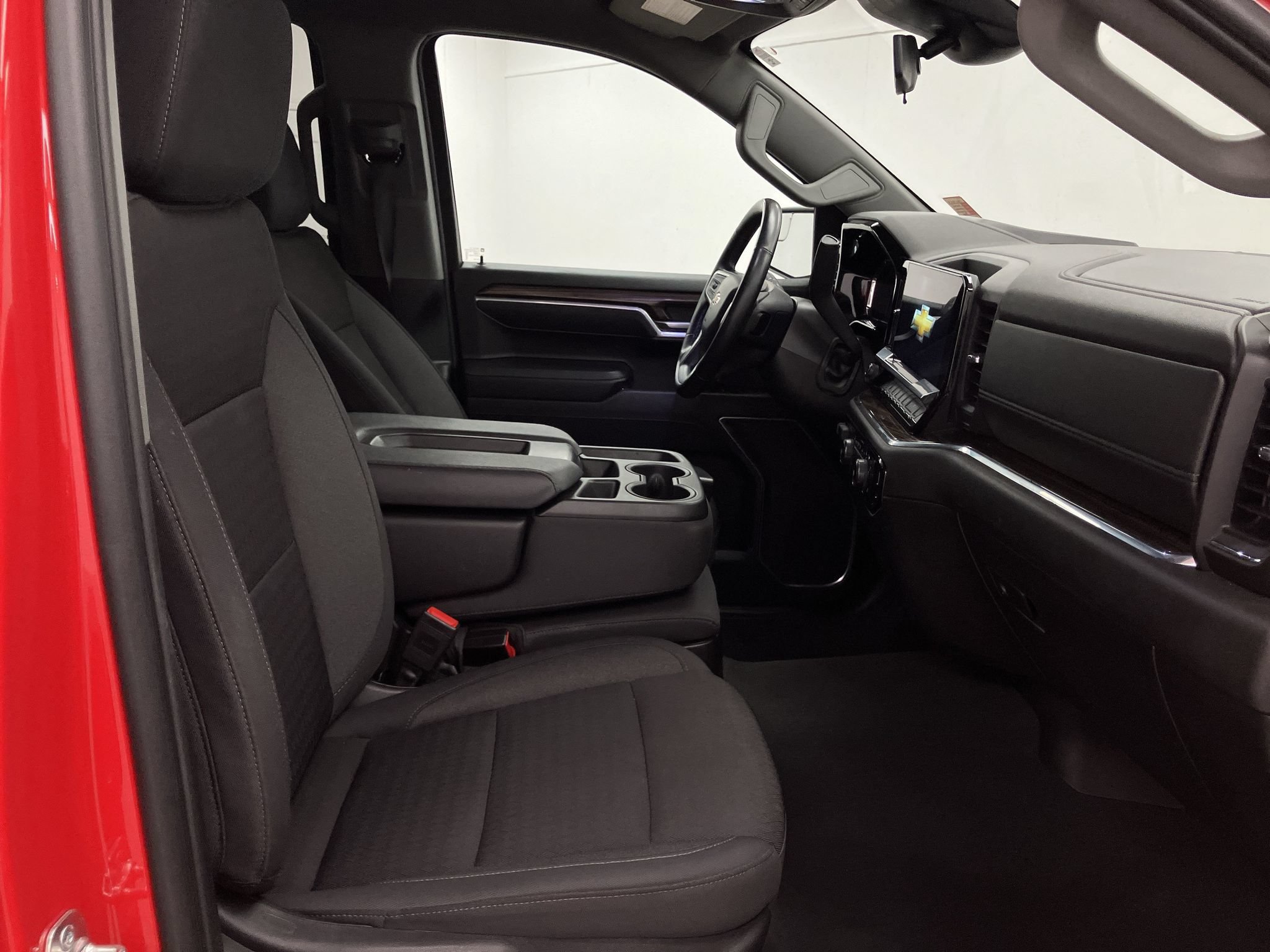 Used 2025 Chevrolet Silverado 1500 LT RWD image 11
