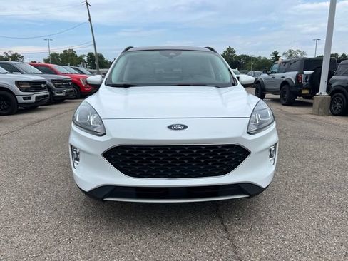 Certified 2022 Ford Escape SEL w/ Technology Package AWD/4WD image 2