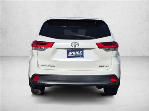 Used 2018 Toyota Highlander XLE AWD/4WD image 6