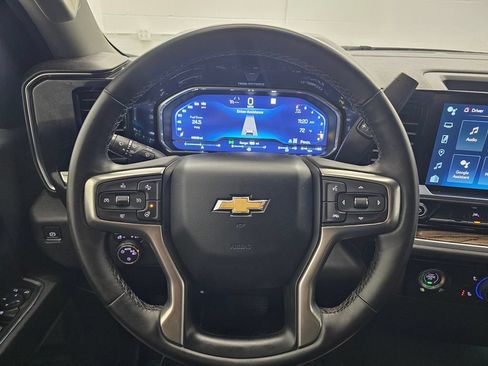 Used 2023 Chevrolet Silverado 1500 LT AWD/4WD image 14