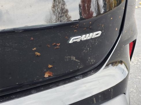 Used 2024 Ford Edge Titanium image 38