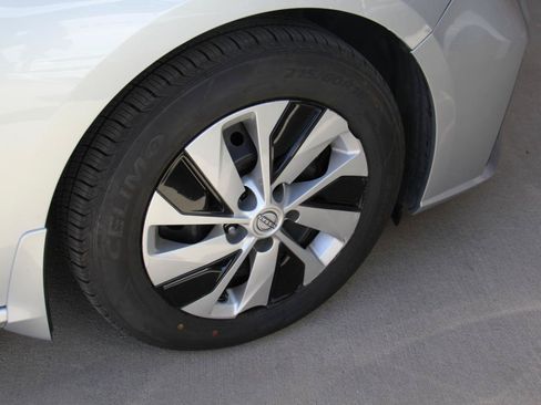 Used 2024 Nissan Altima 2.5 S FWD image 31