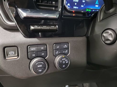 Used 2024 Chevrolet Silverado 1500 LTZ w/ Technology Package AWD/4WD image 31