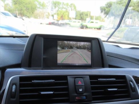 Used 2018 BMW 330i Sedan w/ Convenience Package image 22