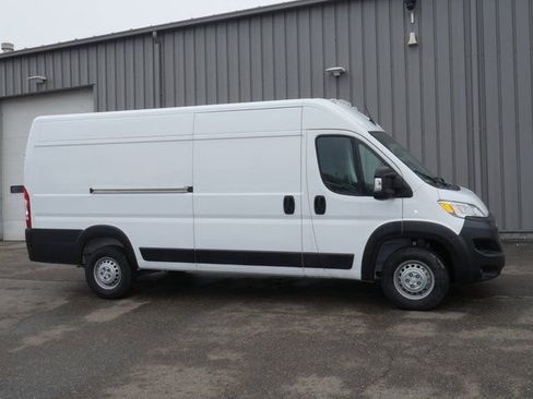 Used 2024 RAM ProMaster 3500 w/ Storage Group FWD image 6