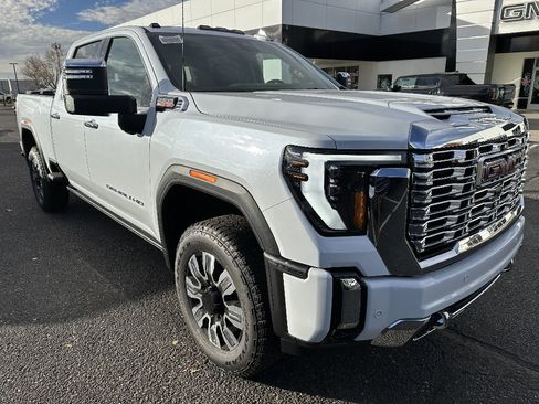 New 2026 GMC Sierra 2500 Denali w/ Denali Reserve Package AWD/4WD image 1