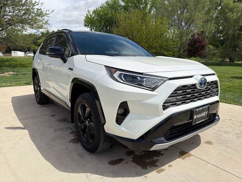 Used 2021 Toyota RAV4 XSE AWD/4WD image 8