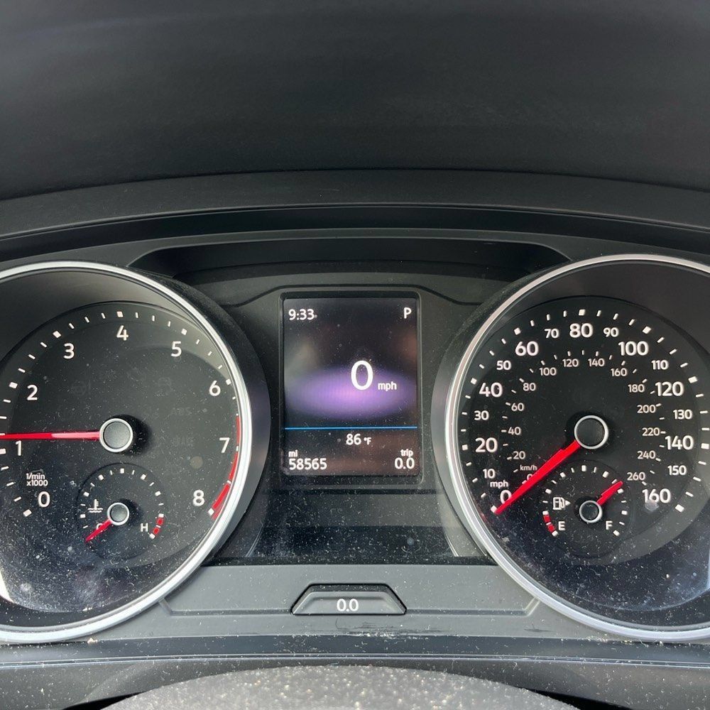 Used 2018 Volkswagen Tiguan SE FWD image 8