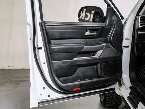 Used 2022 Toyota Tundra SR5 w/ SR5 Convenience Package image 33