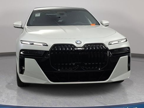 New 2026 BMW 760i xDrive w/ Executive Package AWD/4WD image 2