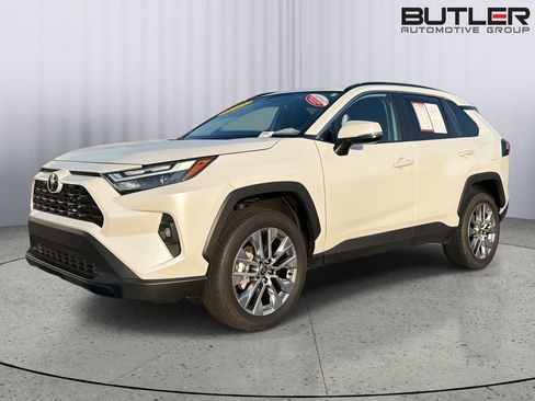 Used 2025 Toyota RAV4 XLE Premium w/ Weather Package FWD image 1