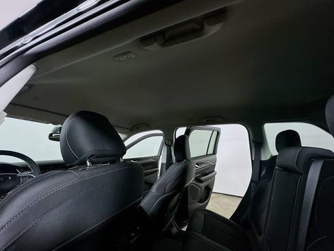 Used 2023 Jeep Grand Cherokee Laredo w/ Luxury Tech Group I RWD image 13