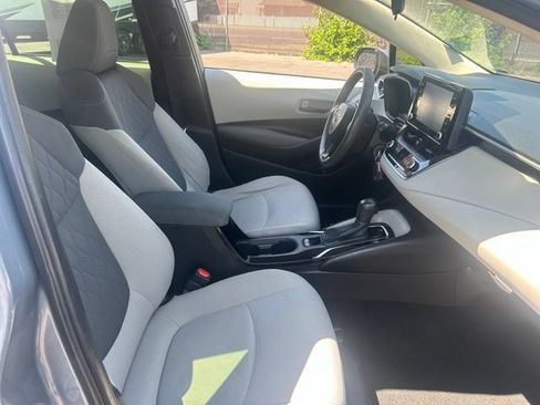 Used 2022 Toyota Corolla LE FWD image 30