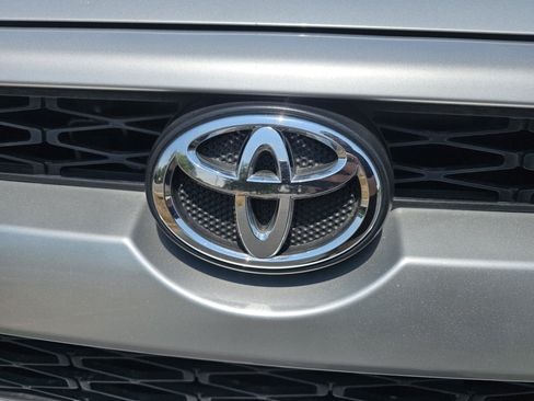 Used 2016 Toyota 4Runner SR5 AWD/4WD image 50