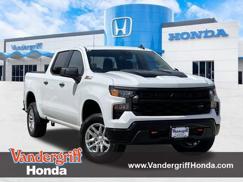 Used 2024 Chevrolet Silverado 1500 Custom Trail Boss AWD/4WD image 1