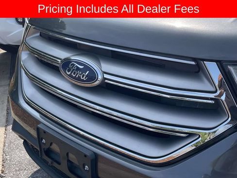 Used 2018 Ford Edge SE FWD image 2