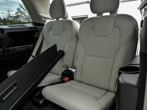 Used 2025 Volvo XC90 T8 Plus w/ Protection Package Premier image 21