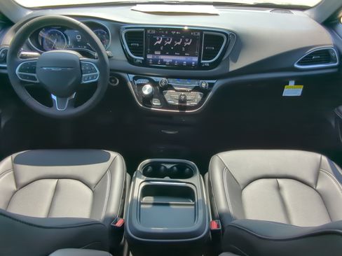 New 2027 Chrysler Pacifica LX FWD image 13