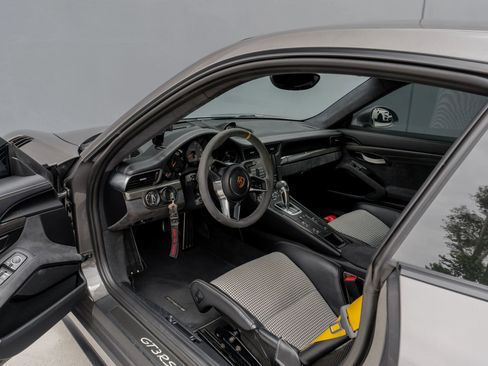 Used 2016 Porsche 911 GT3 RS RWD image 61