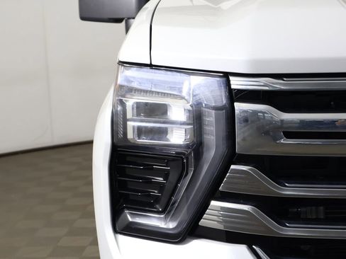 Used 2024 Chevrolet Silverado 2500 High Country w/ High Country Premium Package AWD/4WD image 19