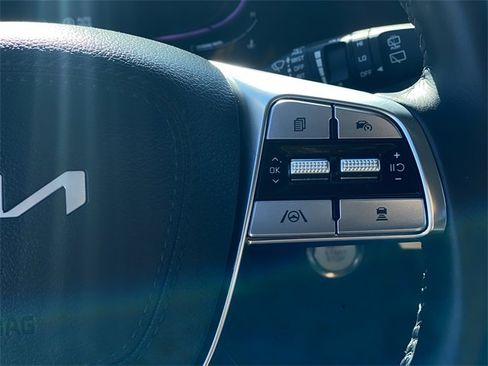 Used 2025 Kia Telluride EX image 14