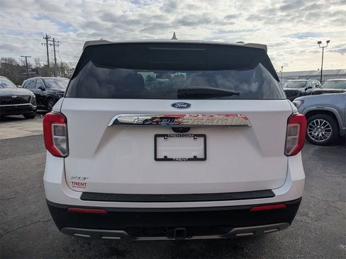 Used 2022 Ford Explorer XLT w/ Equipment Group 202A image 3