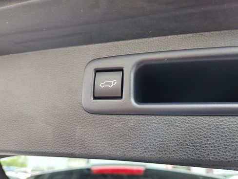 Certified 2024 Toyota Highlander LE FWD image 28