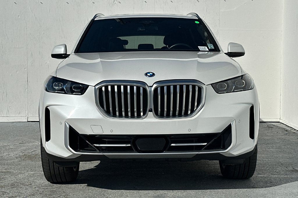 Used 2024 BMW X5 xDrive50e w/ Premium Package AWD/4WD image 8