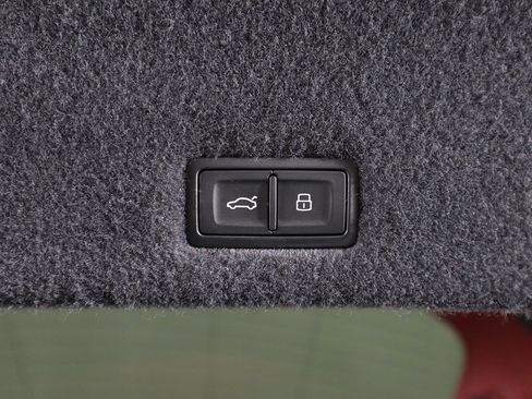 Used 2022 Lamborghini Urus image 61